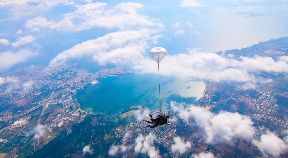 paracadutismo tandem in Italia