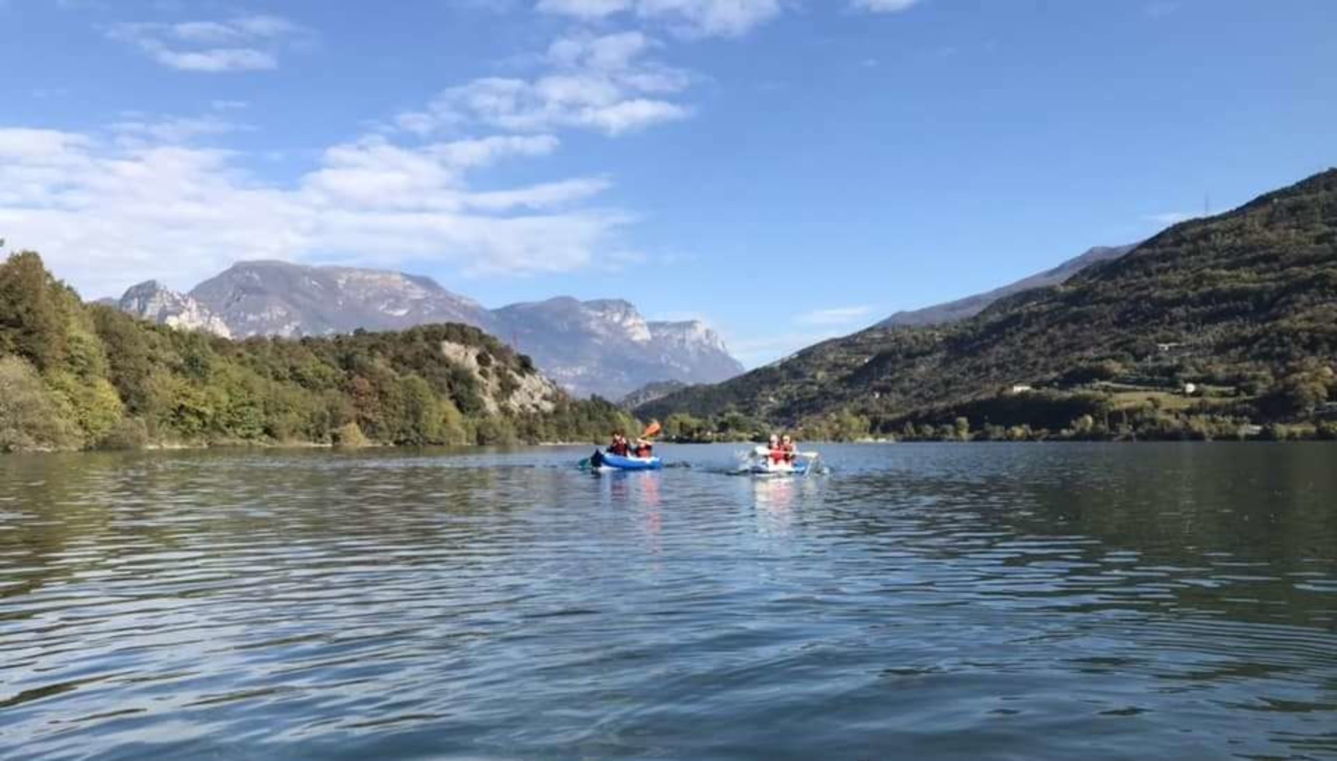 Canoeing and kayaking Lake Cavèdine