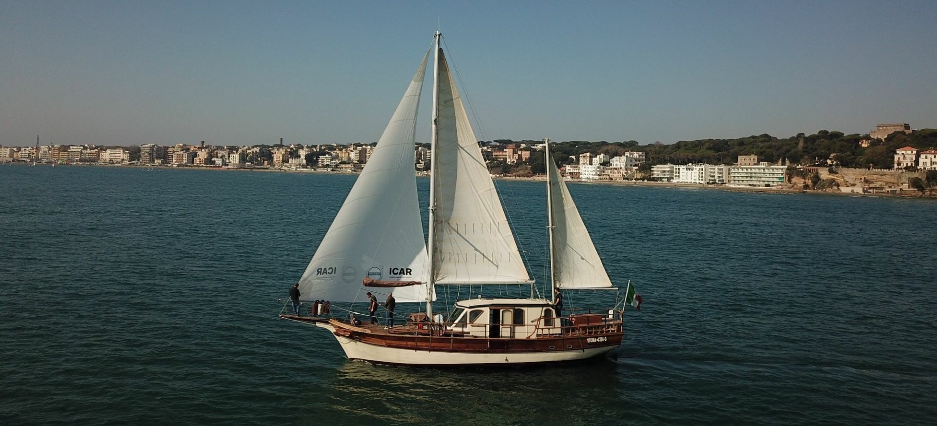 Escursioni in barca a vela Palmarola