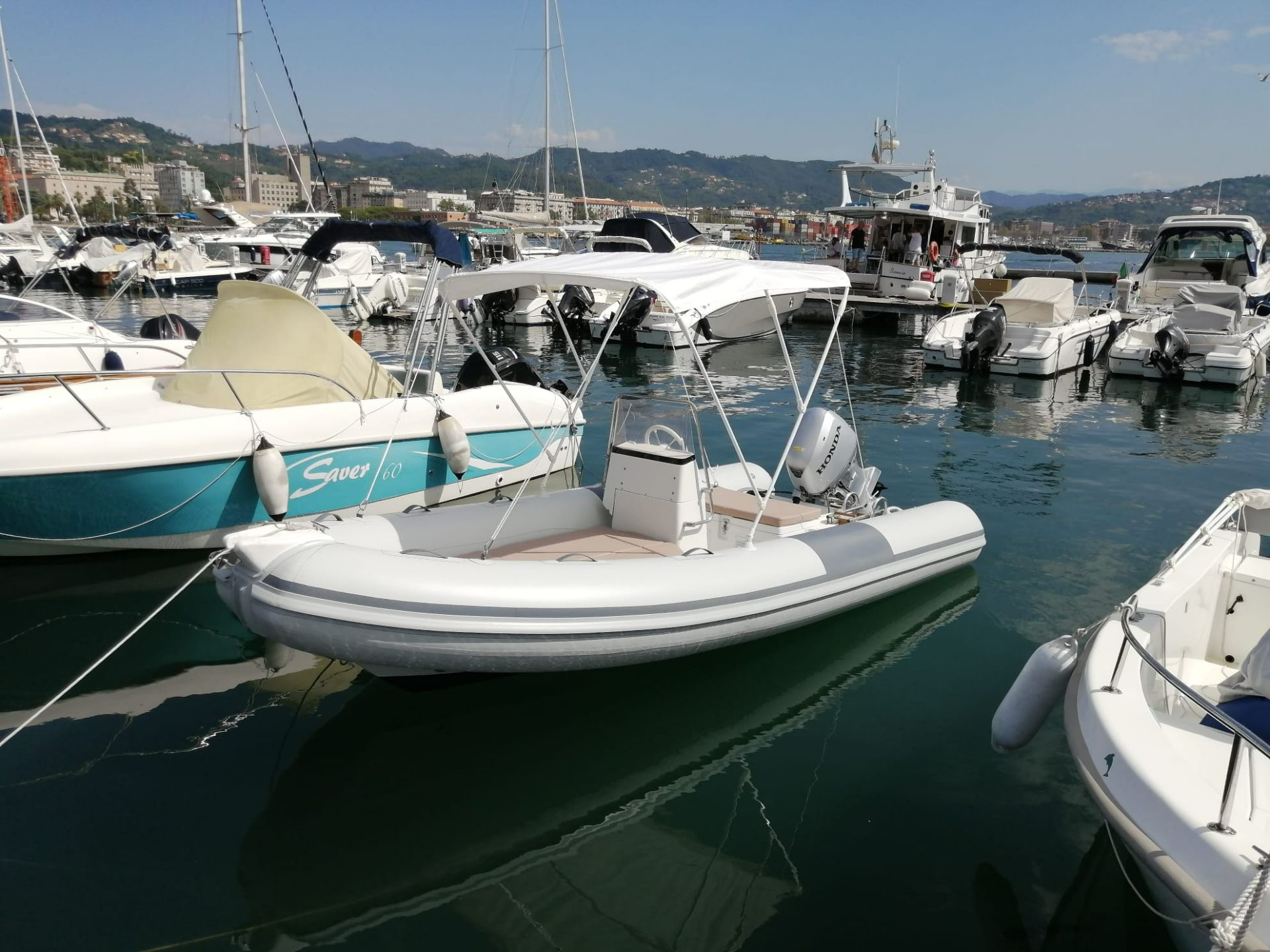 Noleggio gommoni Lerici | 2 gommoni a partire da €180 | Freedome