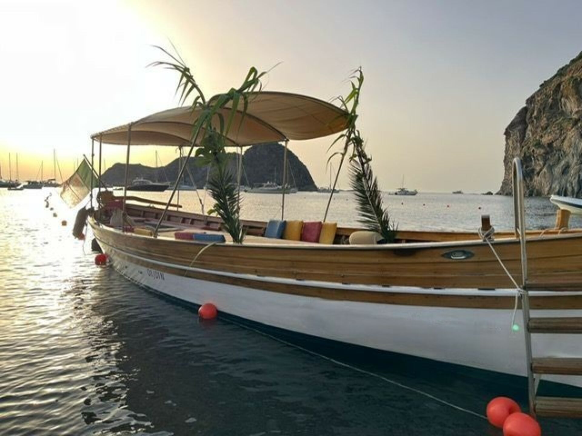 Boat rental Palmarola