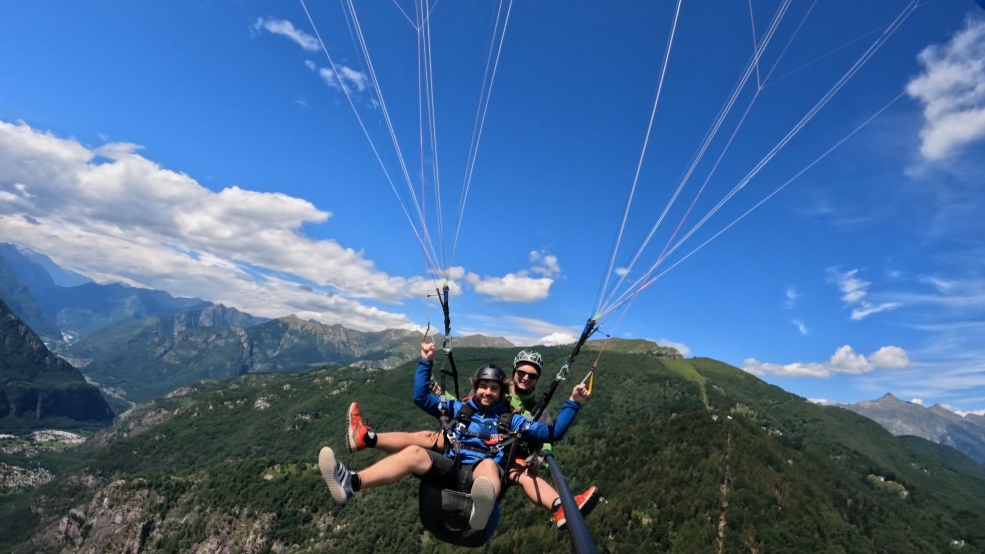 Paragliding Lake Maggiore