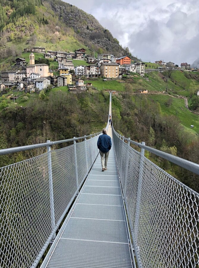 ponte tibetano in Valtellina