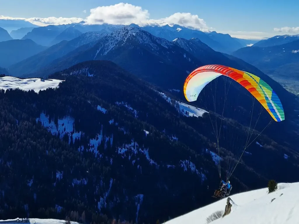 volo in parapendio a Capodanno a Madonna di Campiglio