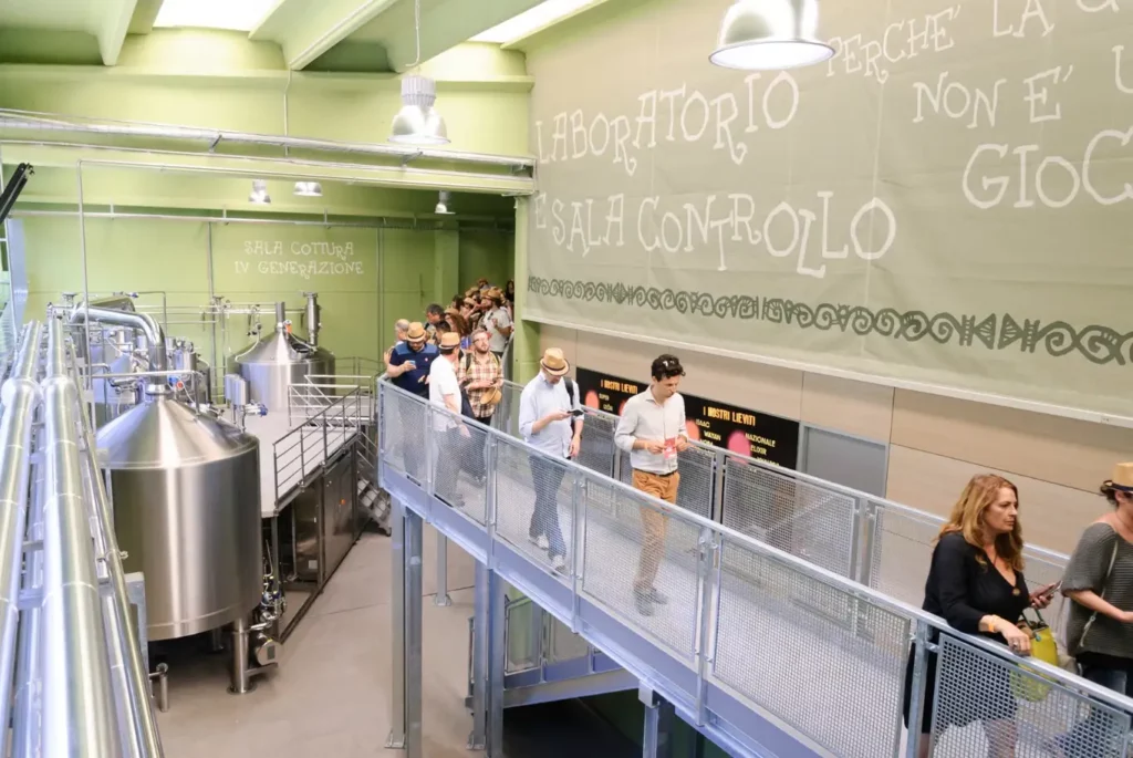 Visita a birrificio in Piemonte con passerella panoramica sugli impianti