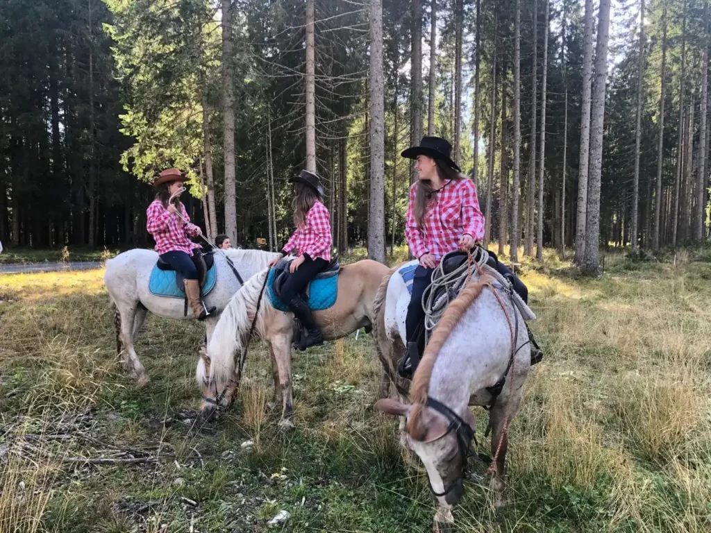 soggiorno esperienziale in malga con passeggiata a cavallo