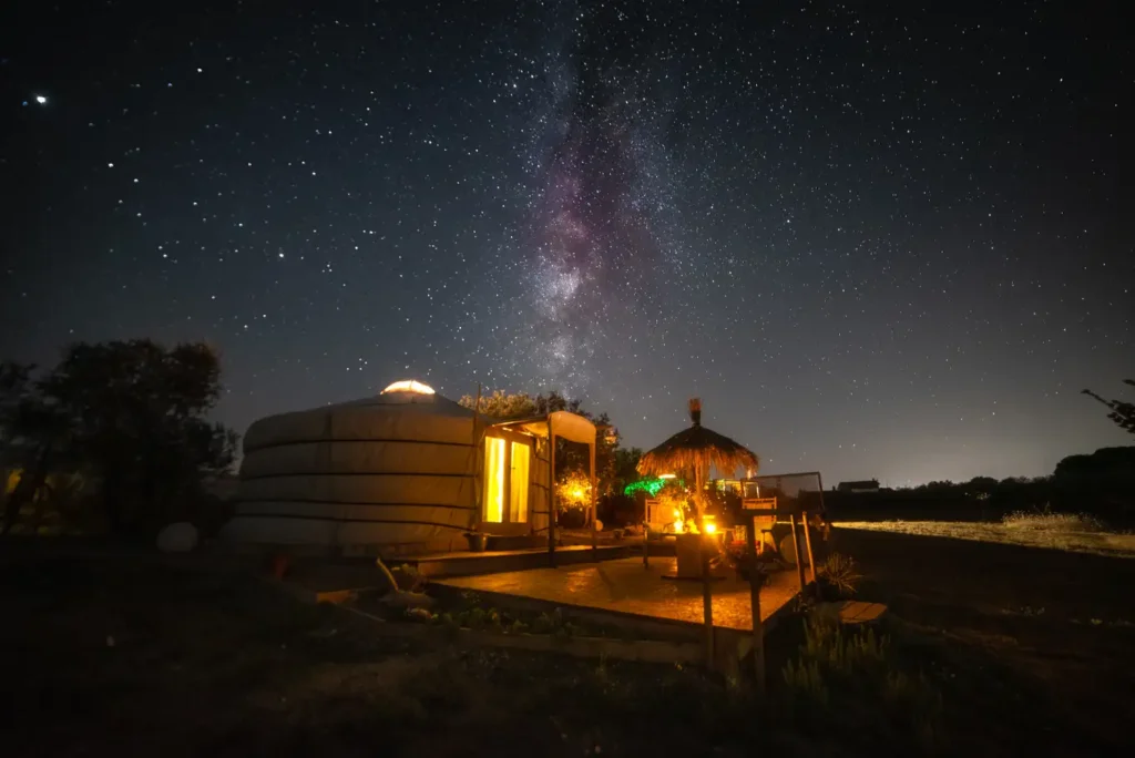 yurta in Toscana di notte
