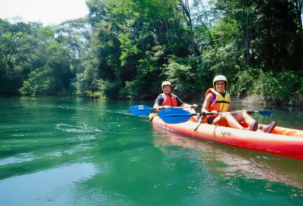 in kayak sul fiume Ticino