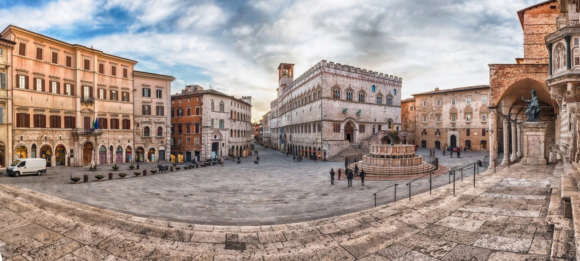 Vista del centro storico di Perugia e di Piazza IV Novembre