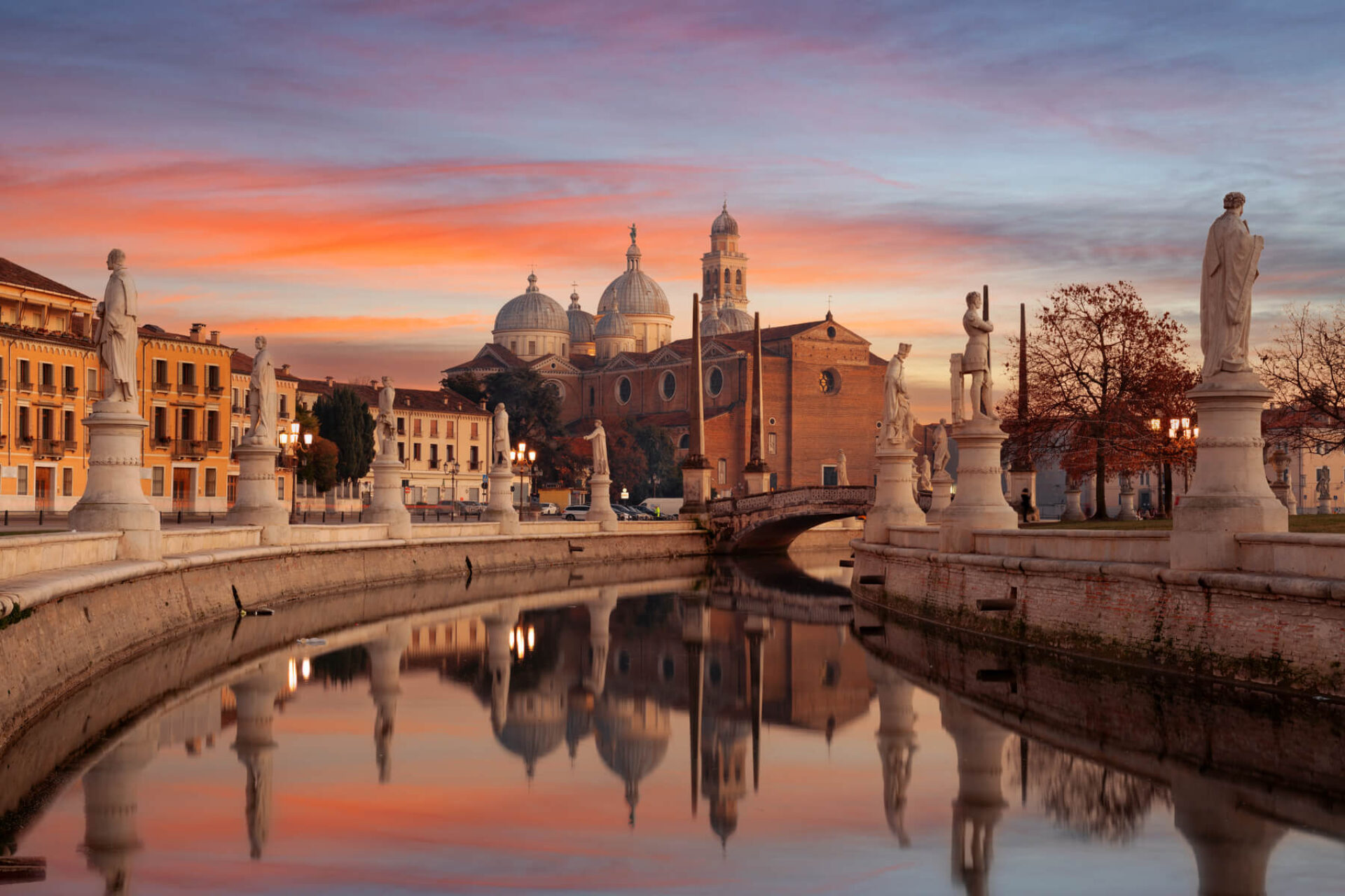 Tramonto sul Prato della Valle a Padova, tra le esperienze e le attività da vivere in città e dintorni