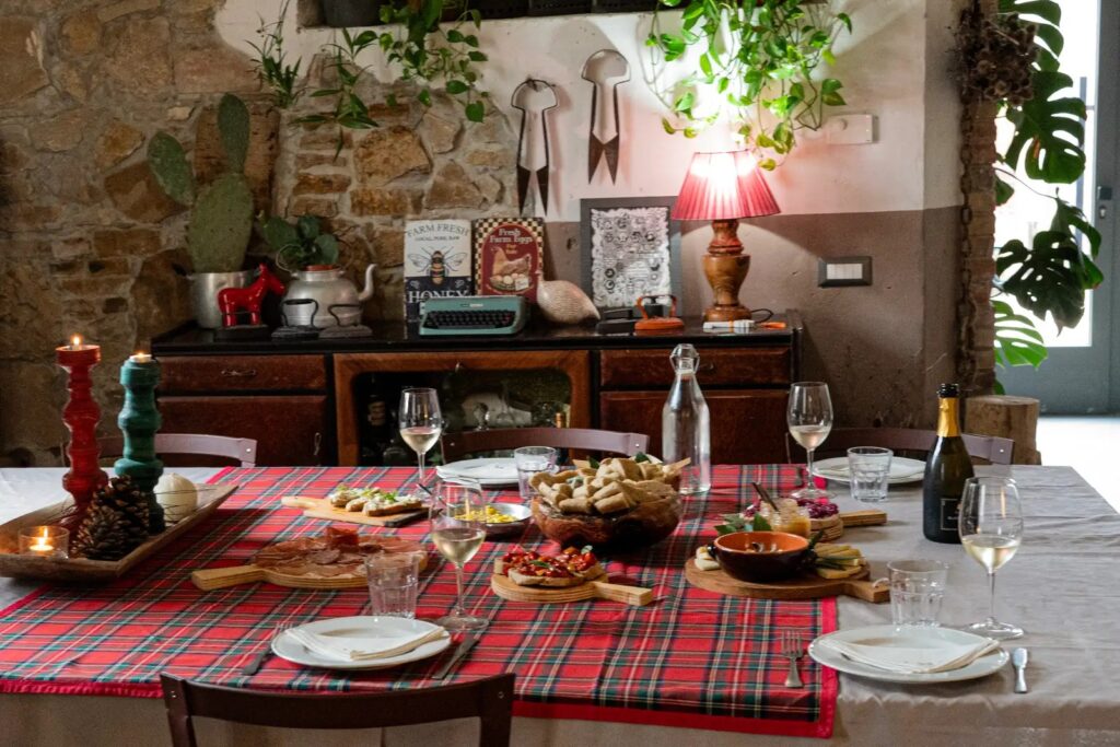 tavola preparata per pranzo o cena a base di tartufo
